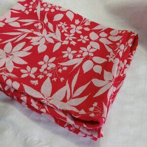 Handmade Christmas tree trunk mat, fuchsia-red, 24 x 52 inches